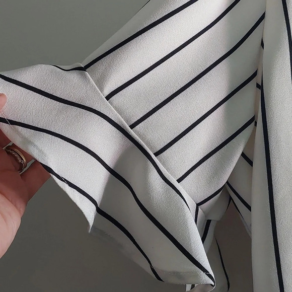 Women's summer longline strioed wrap Ruffle shorts romper white black 1X - Picture 4 of 7